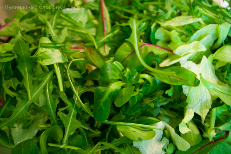 Свежий салат с оливками и помидорами Черри пошаговый рецепт с фото