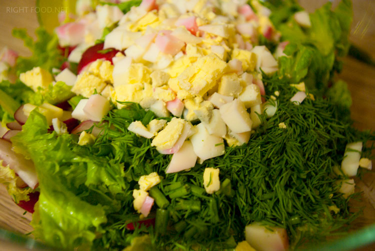 салат из редиски, яиц и зеленого лука