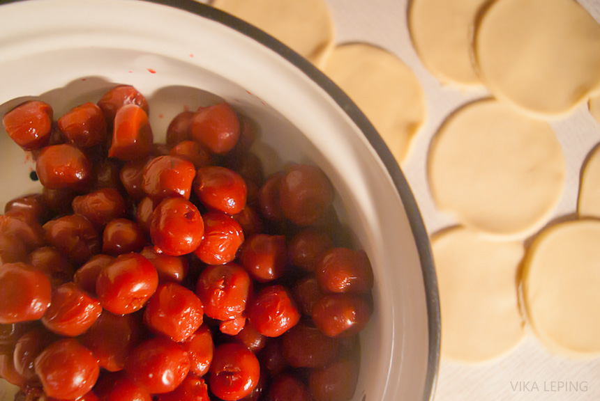 Вареники с вишней или другими ягодами: пошаговый рецепт с фото