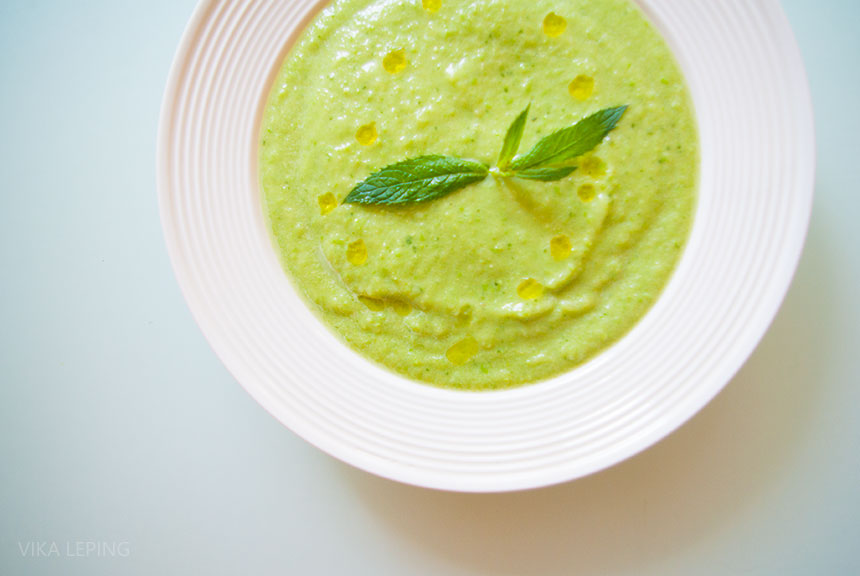 Зеленый смузи с мятой и авокадо, пошаговый рецепт с фото