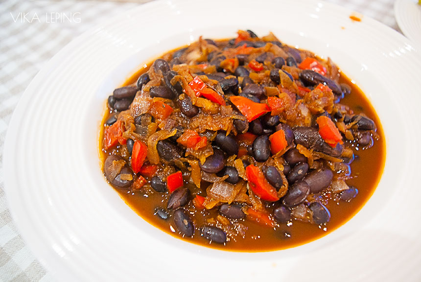Фасоль в томатном соусе: рецепт славянской кухни