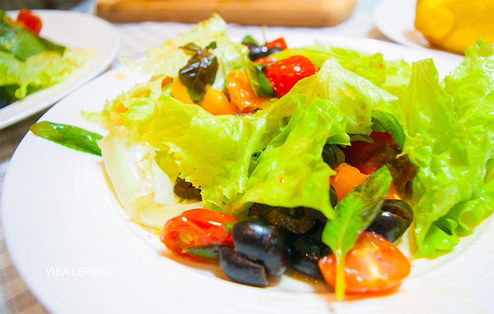 Идеальный стейк из тунца с овощным гарниром | Рецепт с фото и видео