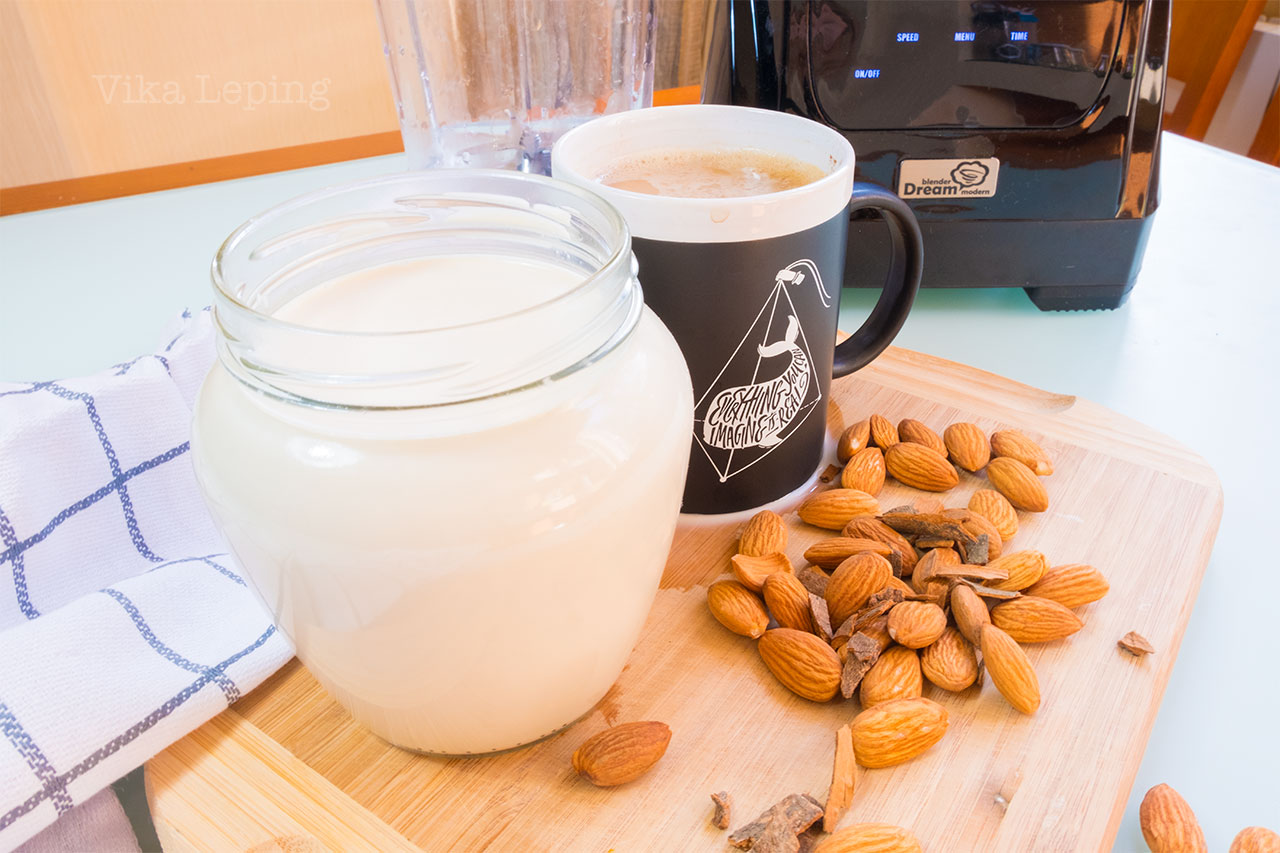 Миндальное молоко за 5 минут - самый вкусный и полезный рецепт!