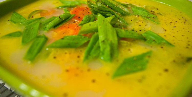Сырный суп из лука-порея и моркови