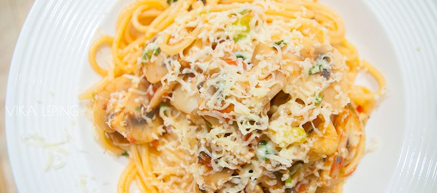 Спагетти с грибами и помидорами — рецепт с фото пошагово