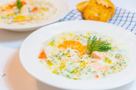 Вершковий рибний суп з лососем та креветками - рецепт норвезький та фінський